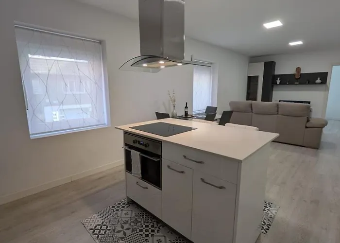 Spacious And Bright Downtown In * Бильбао