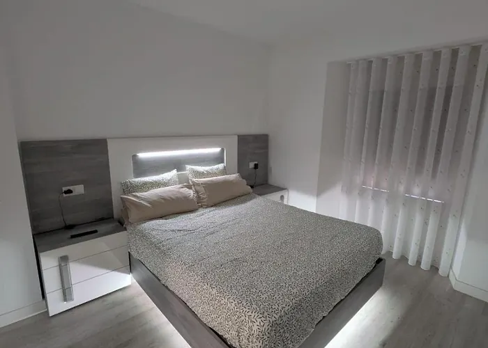 Spacious And Bright Downtown In Lejlighed