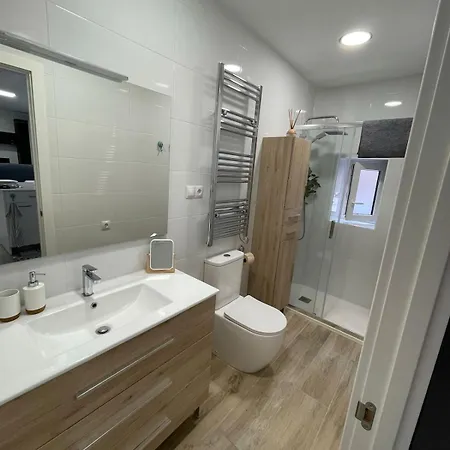 Spacious And Bright Downtown In Appartamento Bilbao