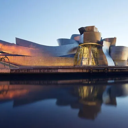 Spacious And Bright Downtown In Appartamento *