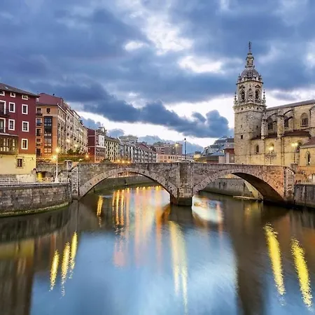 Spacious And Bright Downtown In * Bilbao