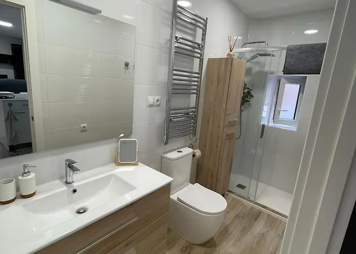 Spacious And Bright Downtown In Appartamento Bilbao